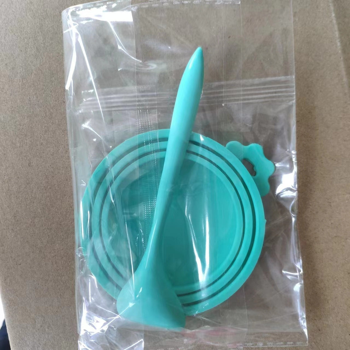 Silicone Wet Food Can Lid and Spoon